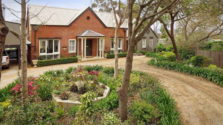 Beyond Sydney: Why Mudgee is luring city slickers out west